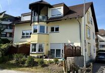 45-Zimmer-Dachgeschoßwohnung mit 2 Balkon - Provisionsfrei -