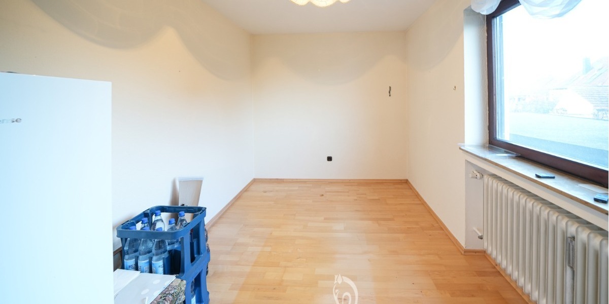 Zwei- bis Dreiparteienhaus in zentraler Lage mit Einliegerwohnung und Ausbaupotenzial im DG - Zweifamilienhaus Zell am Main | Angebot:26652819