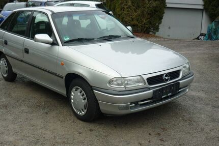 Opel Astra 41.000 km 3.990 € Estenfeld bei Würzburg 97230