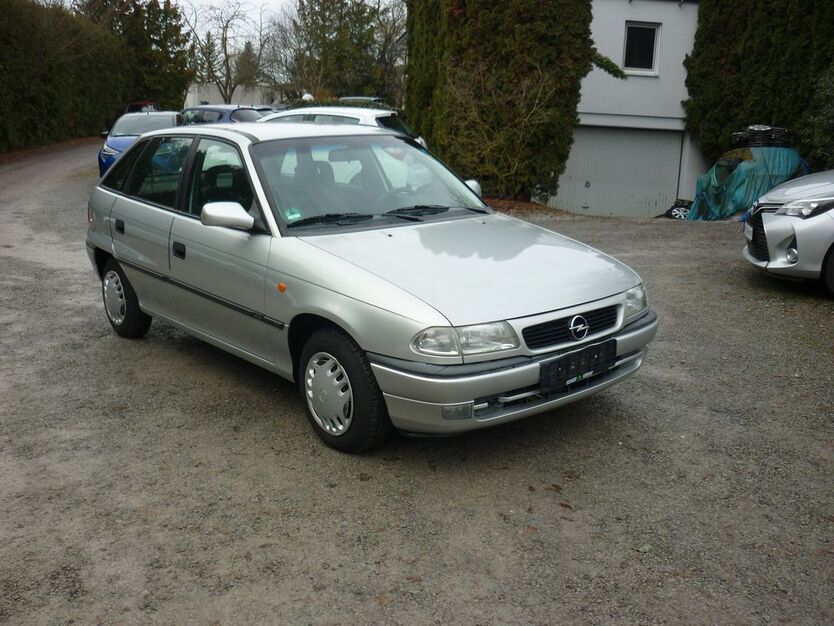 Opel Astra 41.000 km 3.990 € Estenfeld bei Würzburg 97230