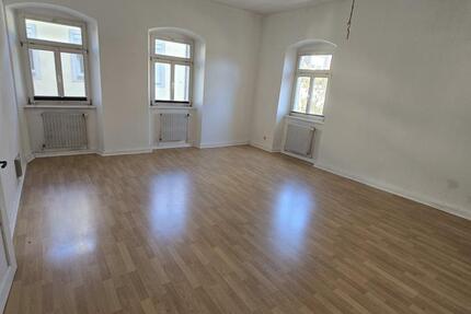Wohnung Kitzingen - 5 Zimmer, 140 m&sup2;, 1.250&euro; | Angebot:25310576