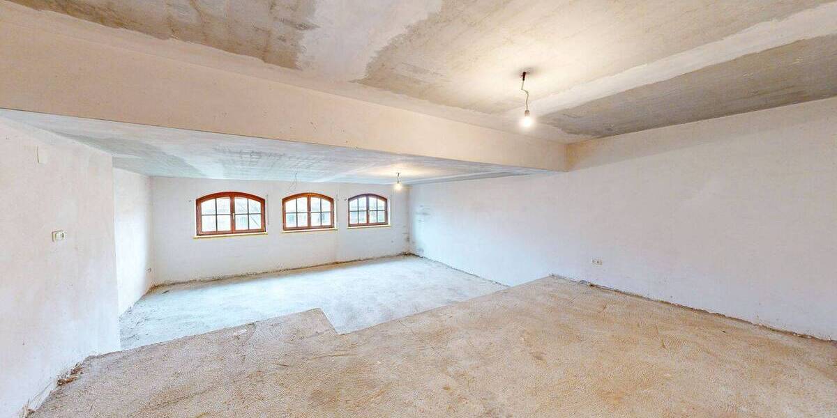 Einfamilienhaus Eibelstadt - 7 Zimmer, 331 m&sup2;, 750.000&euro; | Angebot:25984576