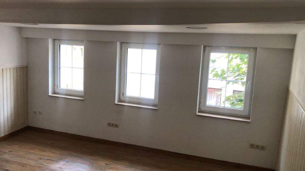 Einfamilienhaus Würzburg Heidingsfeld - 4 Zimmer, 100 m&sup2;, 239.000&euro; | Angebot:25865094