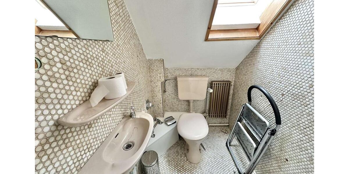 Dachgeschoßwohnung Tauberbischofsheim - 5 Zimmer, 119 m&sup2;, 900&euro; | Angebot:25056372