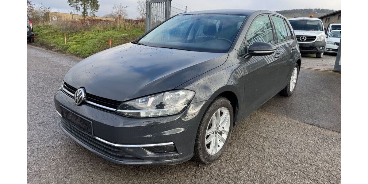 VW Golf 182.000 km 10.990 € Eibelstadt 97246