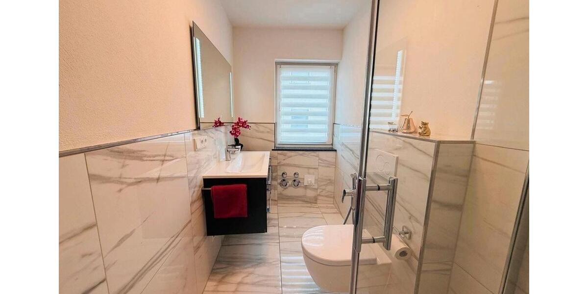 Mehrfamilienhaus, Wohnhaus Würzburg Heuchelhof - 7 Zimmer, 210 m&sup2;, 795.000&euro; | Angebot:26211941