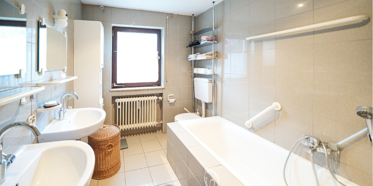 Zwei- bis Dreiparteienhaus in zentraler Lage mit Einliegerwohnung und Ausbaupotenzial im DG - Zweifamilienhaus Zell am Main | Angebot:26652819