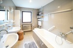 Zwei- bis Dreiparteienhaus in zentraler Lage mit Einliegerwohnung und Ausbaupotenzial im DG - Zweifamilienhaus Zell am Main | Angebot:26652819