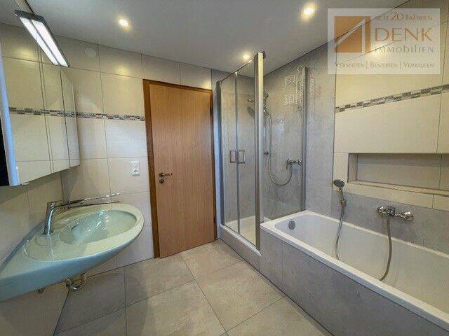 Etagenwohnung Buchbrunn - 5 Zimmer, 120 m&sup2;, 1.140&euro; | Angebot:26894209