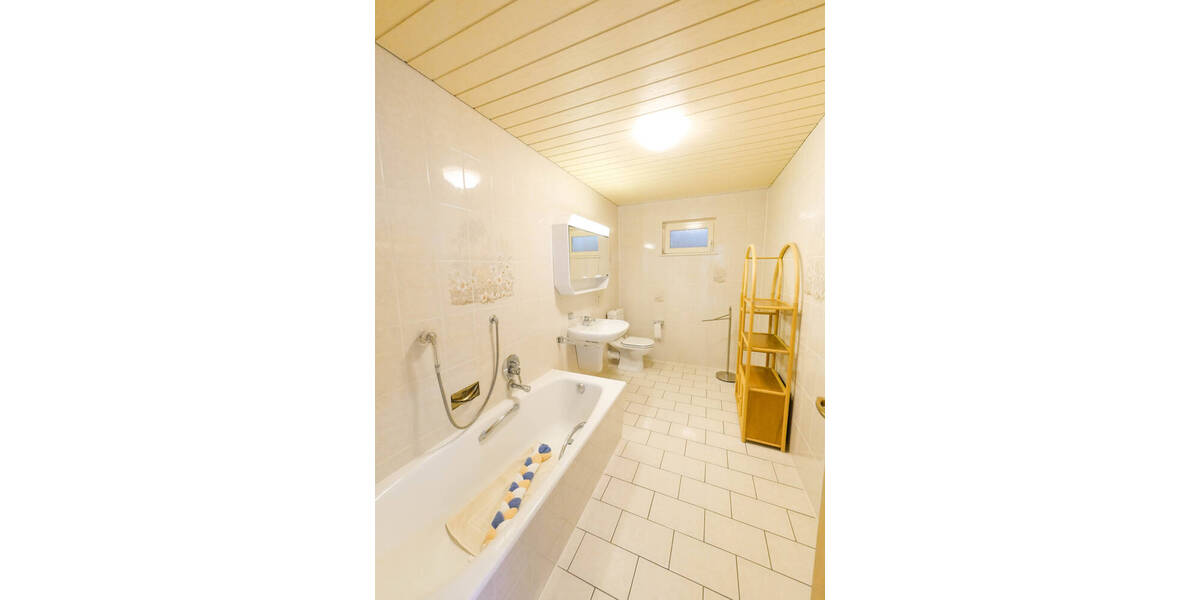 Einfamilienhaus Neubrunn - 8 Zimmer, 190 m&sup2;, 519.000&euro; | Angebot:26015859