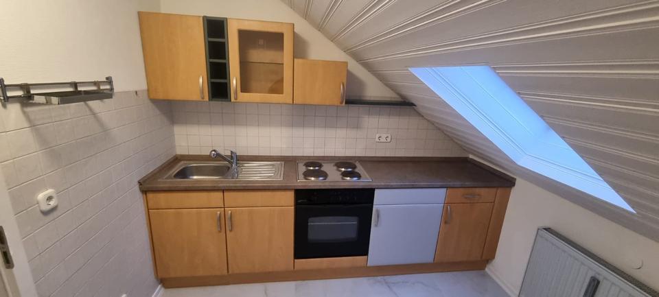 Dachgeschoßwohnung Bergrheinfeld - 2 Zimmer, 35 m&sup2;, 450&euro; | Angebot:25379433
