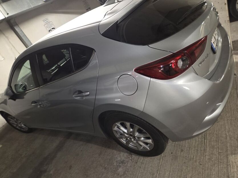 Mazda 3 76.000 km 13.900 € Würzburg 97072
