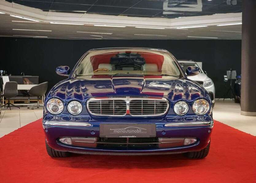 Jaguar XJ8 78.076 km 9.999 € Würzburg 97070