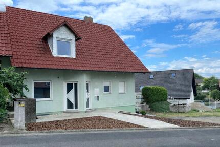 Haus Werneck - 5.5 Zimmer, 150 m&sup2;, 1.500&euro; | Angebot:25239384