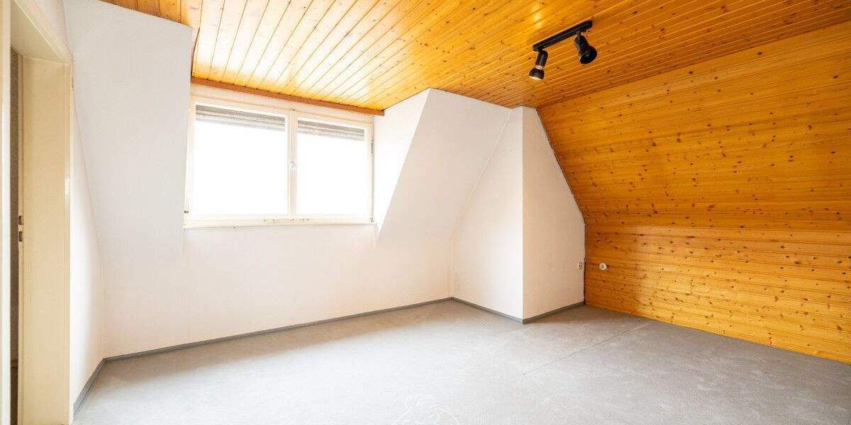 Mehrfamilienhaus, Wohnhaus Volkach - 9 Zimmer, 212 m&sup2;, 397.000&euro; | Angebot:23852733