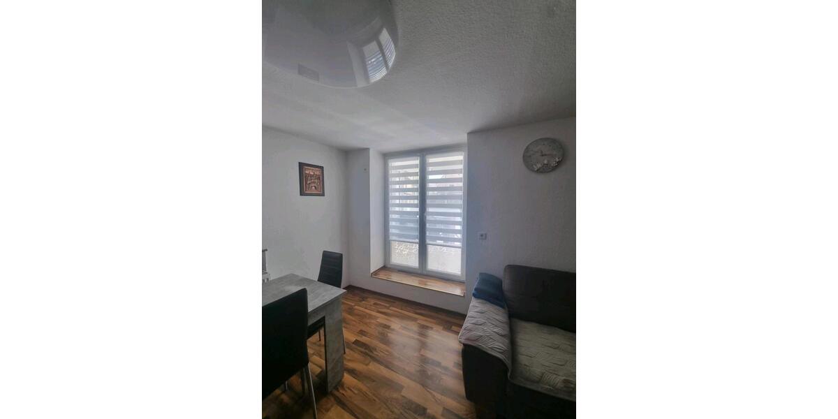 Mehrfamilienhaus, Wohnhaus Giebelstadt - 3 Zimmer, 64 m&sup2;, 900&euro; | Angebot:27617171
