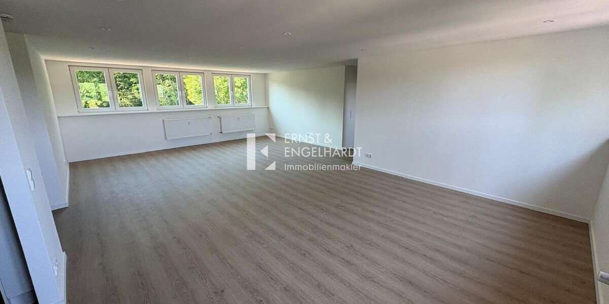 Etagenwohnung Kitzingen - 3 Zimmer, 109 m&sup2;, 920&euro; | Angebot:27197149