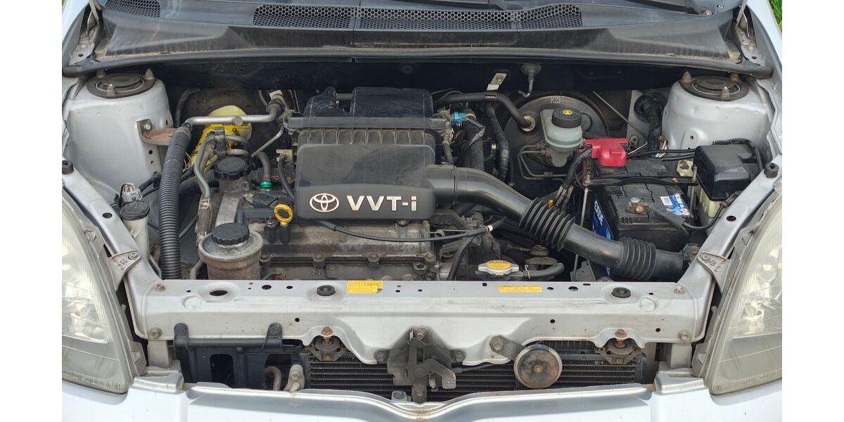 Toyota Yaris 147.100 km 1.350 &euro; Rödelsee 97348