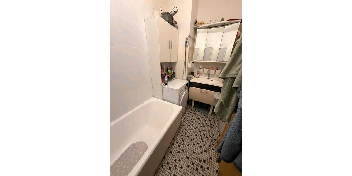 Dachgeschoßwohnung Gerbrunn - 5.5 Zimmer, 130 m&sup2;, 1.350&euro; | Angebot:26573287