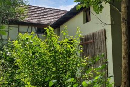 Halle mit weiteren großen Nebengebäuen, Einfamilienhaus mit bezauberndem Charme, weiteres kl. Einfamilienhaus und Garagen in 97535 Wasserlosen-Burghausen, von Würzburg 28 Minuten entfernt (ID 10210) 13 zimmer