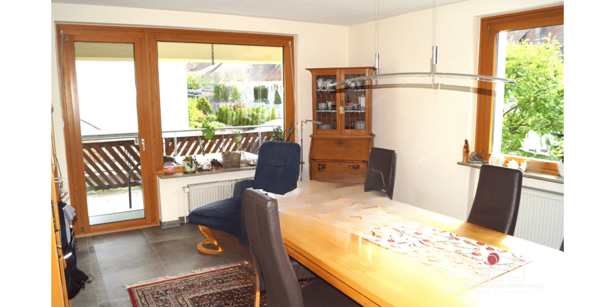 Doppelhaushälfte Kitzingen - 9 Zimmer, 200 m&sup2;, 459.000&euro; | Angebot:26804639