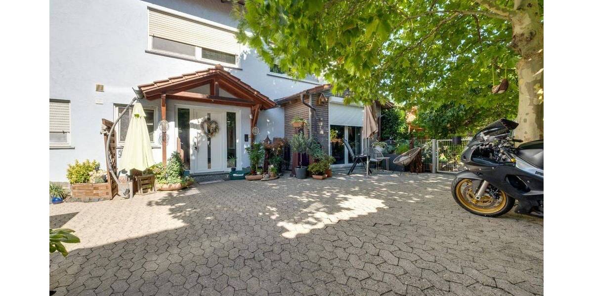 Mehrfamilienhaus, Wohnhaus Kitzingen - 7 Zimmer, 250 m&sup2;, 500.000&euro; | Angebot:25747372