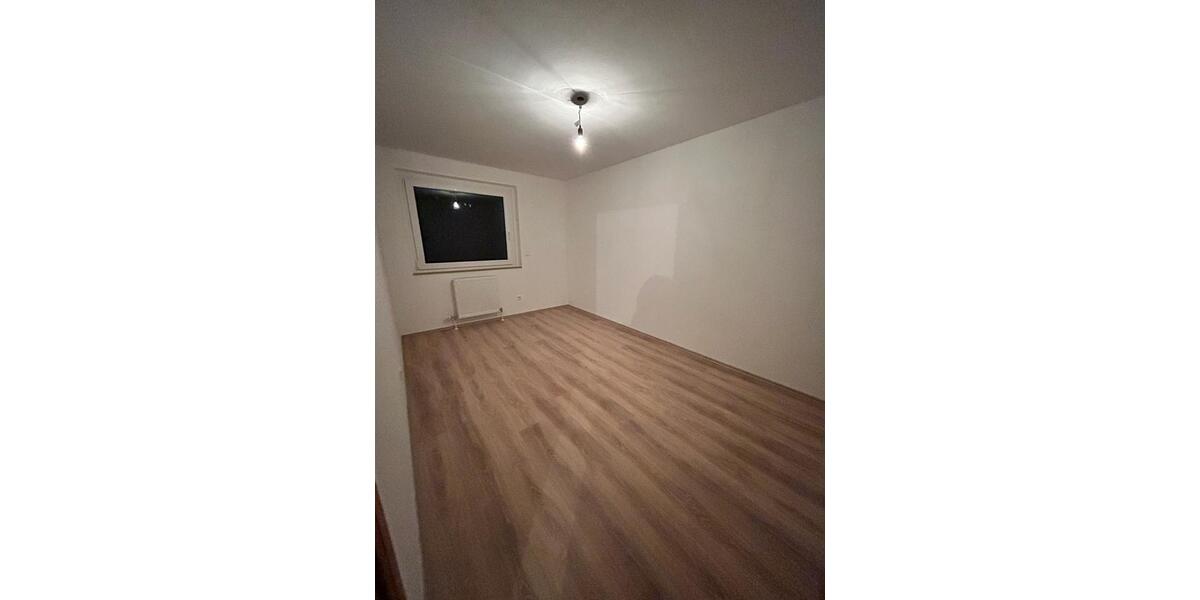 Etagenwohnung Würzburg Heuchelhof - 3 Zimmer, 77 m&sup2;, 1.375&euro; | Angebot:26680200