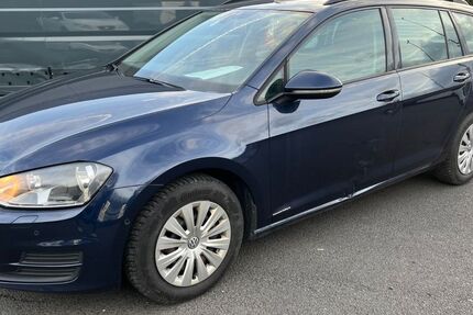 VW Golf 274.000 km 5.700 &euro; Würzburg 97076