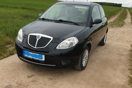 Lancia Ypsilon 88.000 km 1.750 &euro; Prichsenstadt 97357