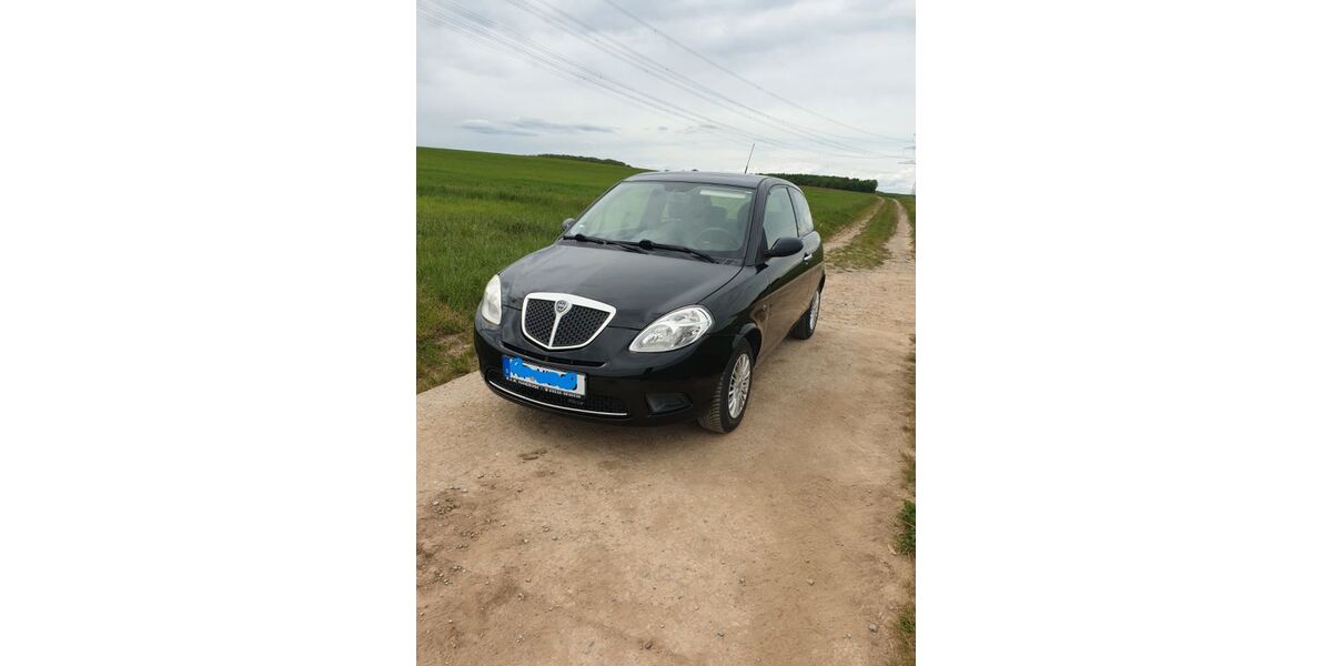 Lancia Ypsilon 88.000 km 1.750 &euro; Prichsenstadt 97357