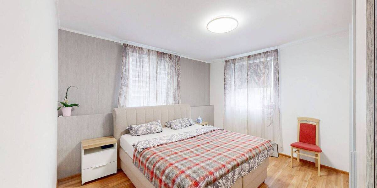 Mehrfamilienhaus, Wohnhaus Geroldshausen - 6 Zimmer, 141 m&sup2;, 420.000&euro; | Angebot:25997017