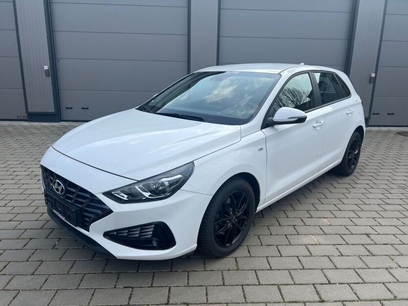 i30