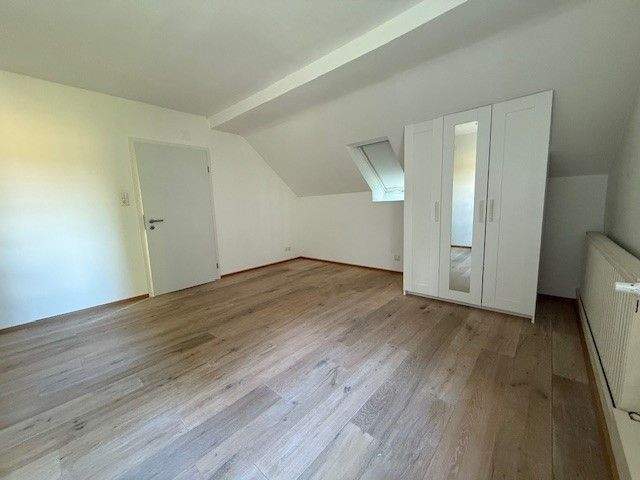 Etagenwohnung Volkach Rimbach - 5 Zimmer, 200 m&sup2;, 1.690&euro; | Angebot:25736617