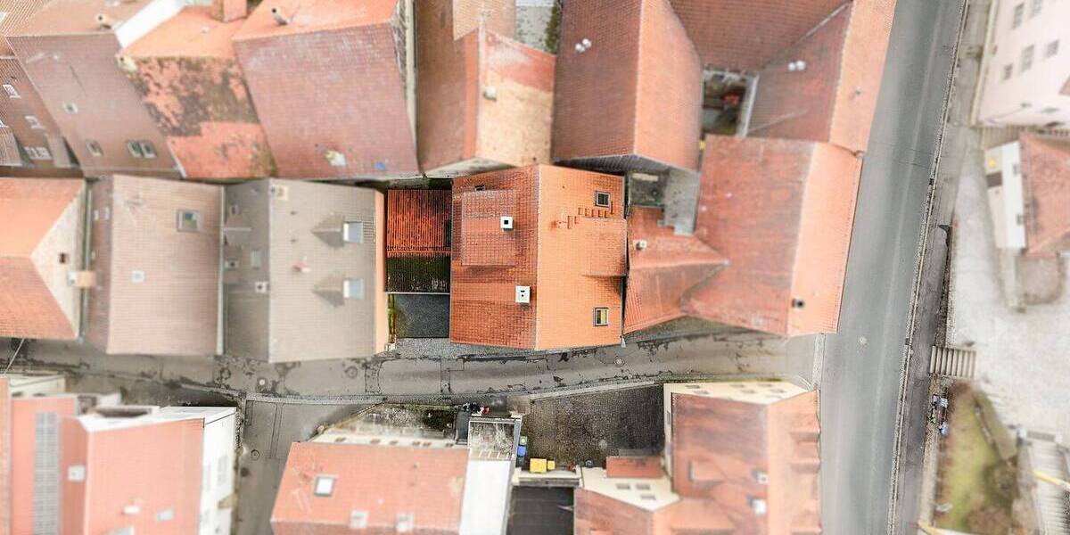 Mehrfamilienhaus, Wohnhaus Winterhausen - 6 Zimmer, 171 m&sup2;, 390.000&euro; | Angebot:25997015