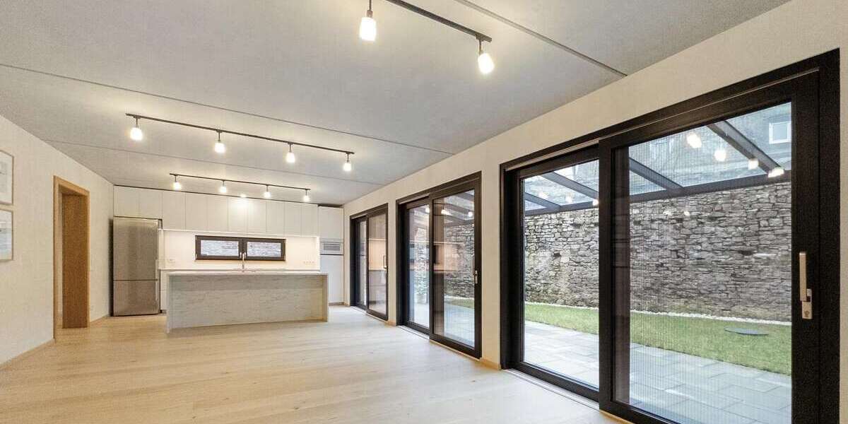 Einfamilienhaus Würzburg Heuchelhof - 8 Zimmer, 215 m&sup2;, 1.095.000&euro; | Angebot:25625448