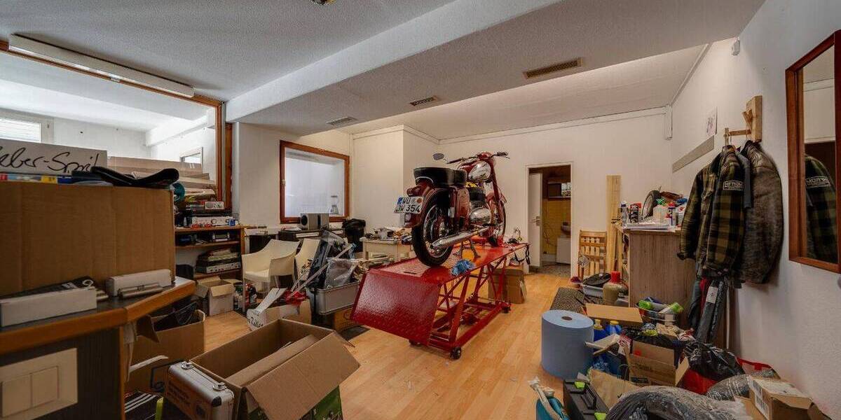 Vermietete Gewerbeimmobilie in Rottendorf zimmer