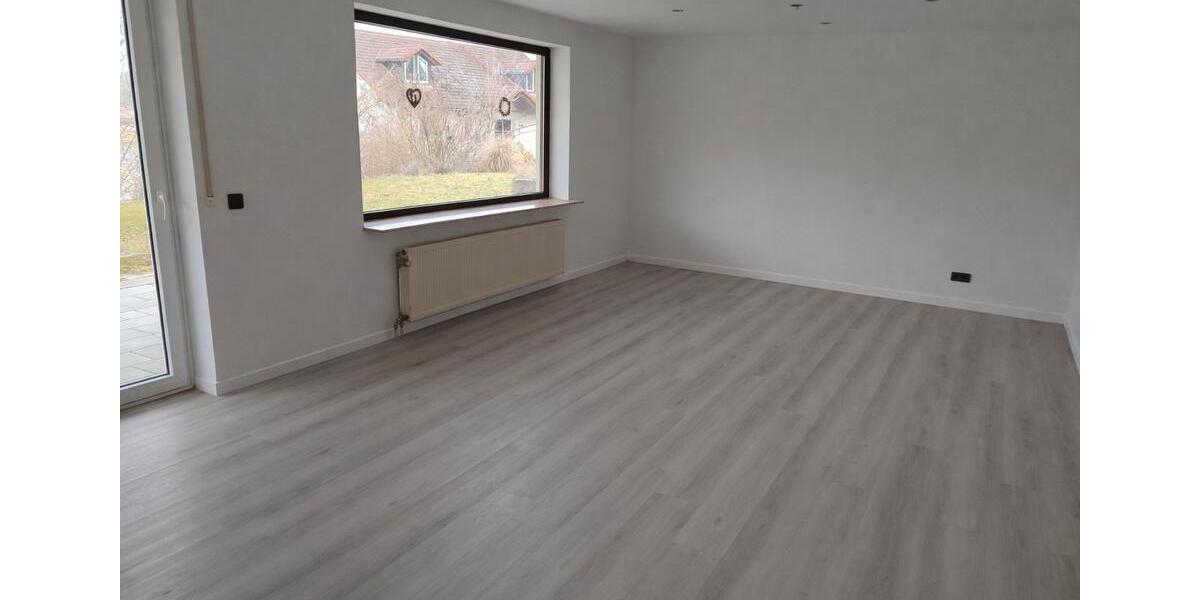 Etagenwohnung Grünsfeld - 6 Zimmer, 190 m&sup2;, 1.800&euro; | Angebot:26038449