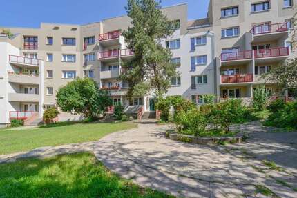 Wohnung zum Mieten in Halle 400 € 43.7 m²