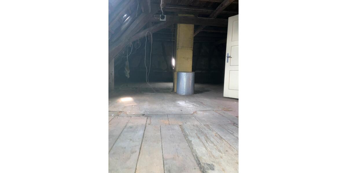 Mehrfamilienhaus, Wohnhaus Giebelstadt - 8 Zimmer, 210 m&sup2;, 199.000&euro; | Angebot:26465328