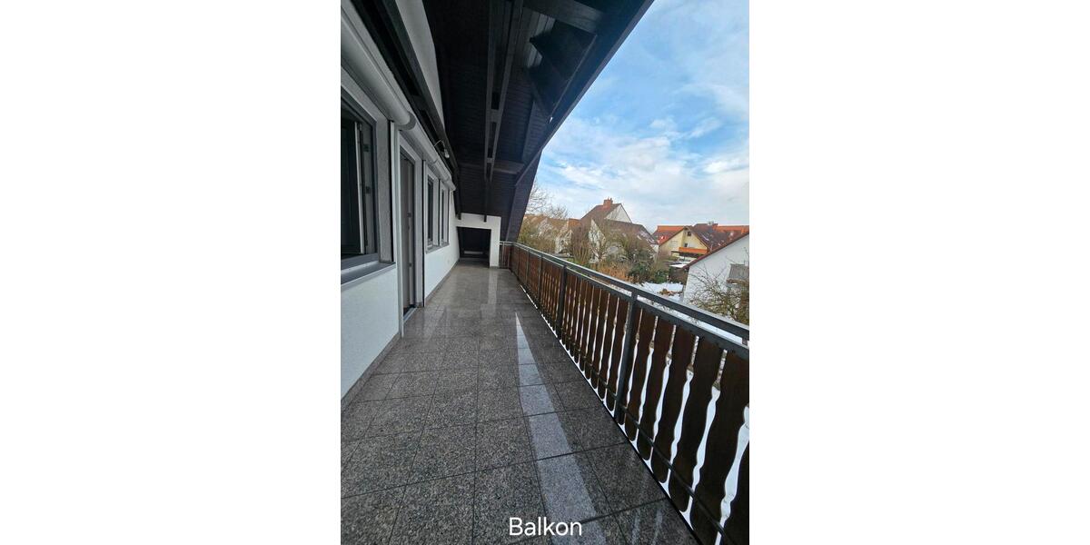 Dachgeschoßwohnung Würzburg Heuchelhof - 3.5 Zimmer, 83 m&sup2;, 1.350&euro; | Angebot:24765834