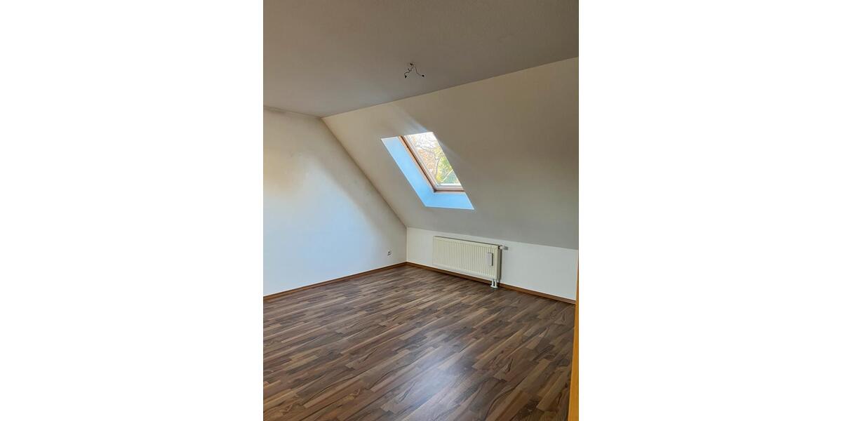 Dachgeschoßwohnung Kürnach - 1 Zimmer, 42 m&sup2;, 680&euro; | Angebot:24854242