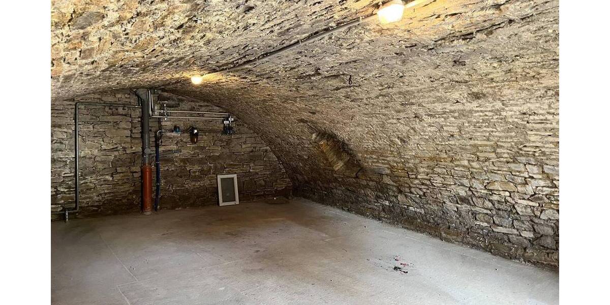 Mehrfamilienhaus, Wohnhaus Grünsfeld - 7 Zimmer, 360.000&euro; | Angebot:25706832