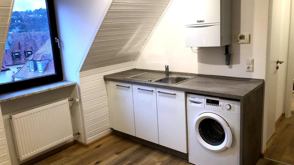 Dachgeschoßwohnung Würzburg Frauenland - 2 Zimmer, 26 m&sup2;, 720&euro; | Angebot:25238319