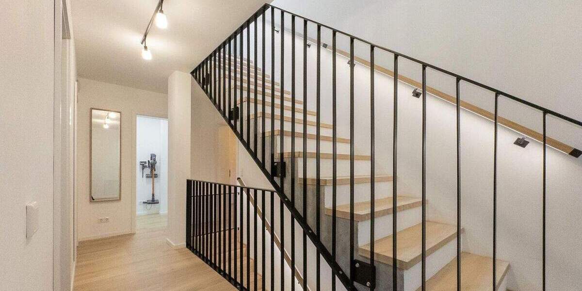 Einfamilienhaus Würzburg Heidingsfeld - 8 Zimmer, 215 m&sup2;, 1.095.000&euro; | Angebot:25820156