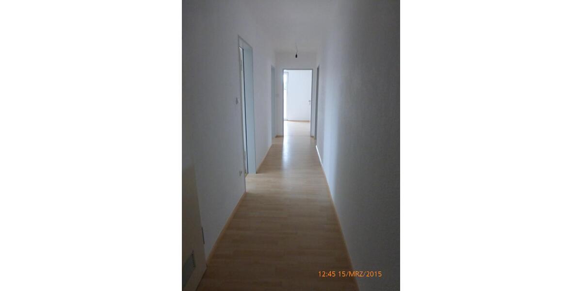 Dachgeschoßwohnung Gerbrunn - 3 Zimmer, 71 m&sup2;, 860&euro; | Angebot:26665642