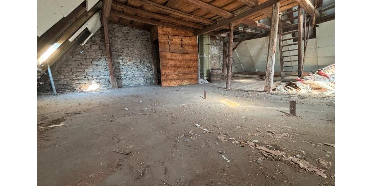 Doppelhaushälfte Dettelbach - 4 Zimmer, 152 m&sup2;, 124.000&euro; | Angebot:26044953