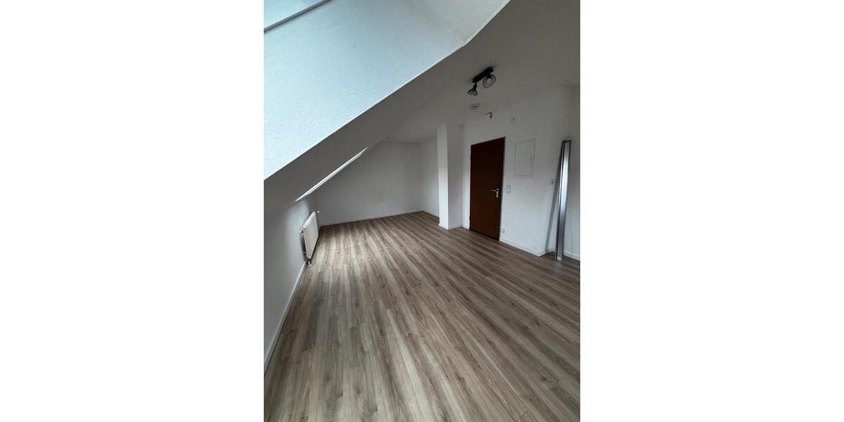 Dachgeschoßwohnung Veitshöchheim - 1 Zimmer, 30 m&sup2;, 510&euro; | Angebot:26036098