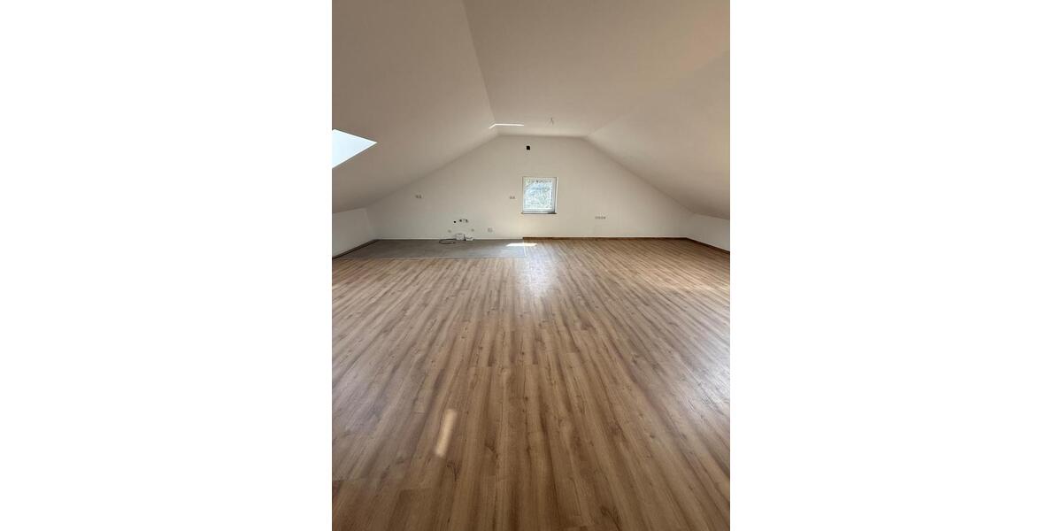 Dachgeschoßwohnung Würzburg Lengfeld - 2 Zimmer, 65 m&sup2;, 800&euro; | Angebot:26522851