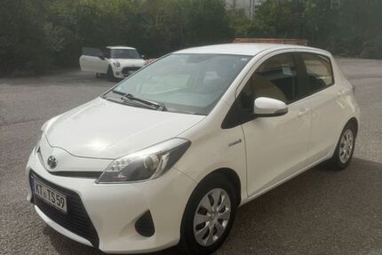 Toyota Yaris 148.000 km 5.700 &euro; Würzburg 97072