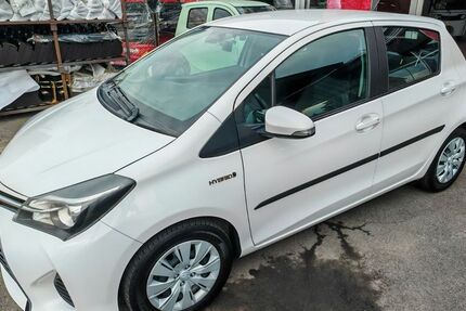 Toyota Yaris 28.500 km 11.900 &euro; Sommerach 97334